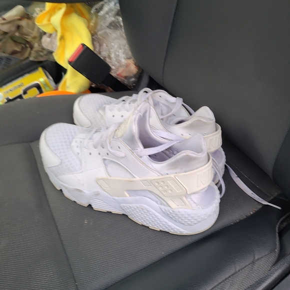 SOLD!! Nike Air Huarache size 9.5 - Picture 7 of 8